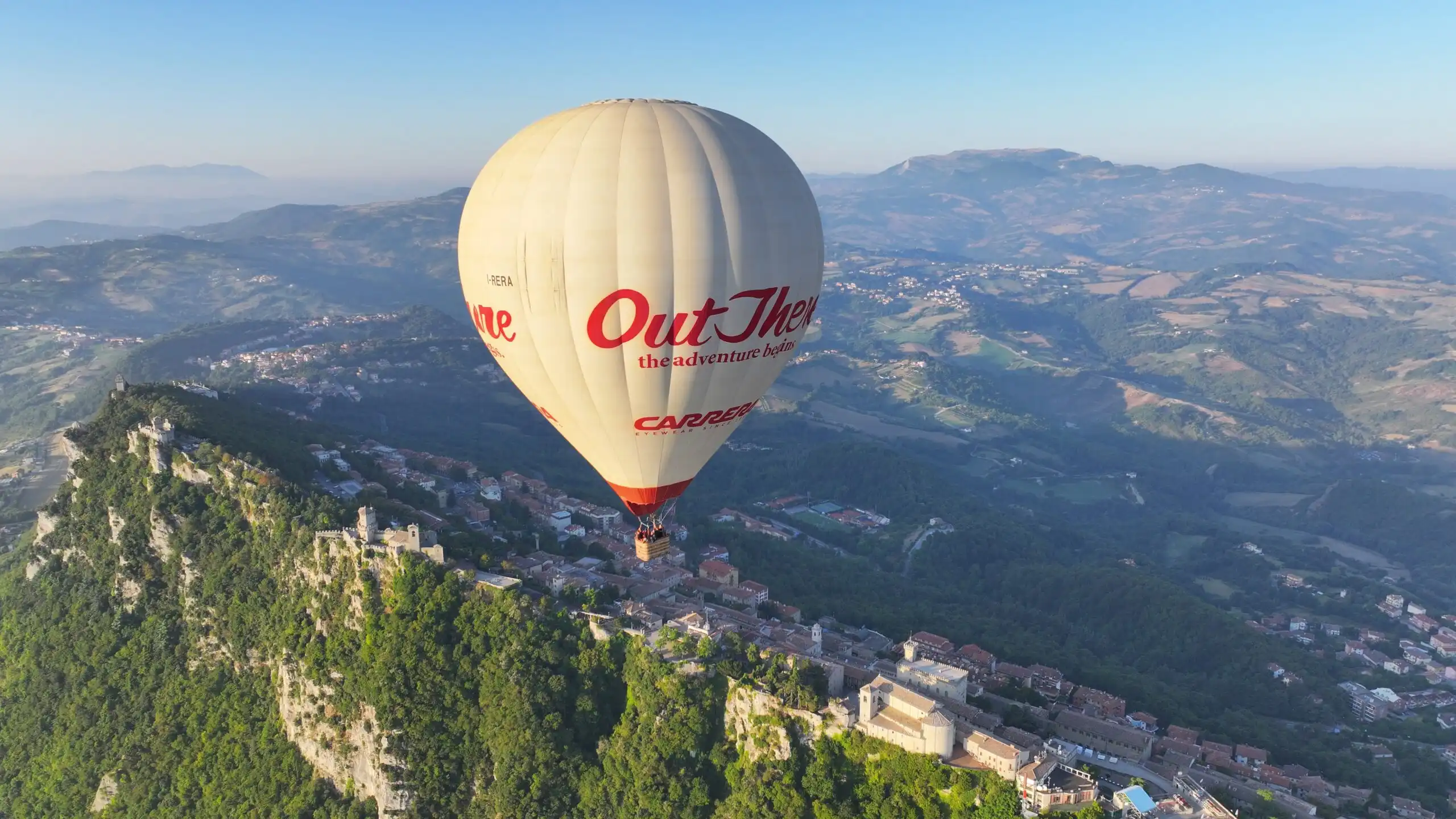 Volo in mongolfiera sulla Repubblica di San Marino